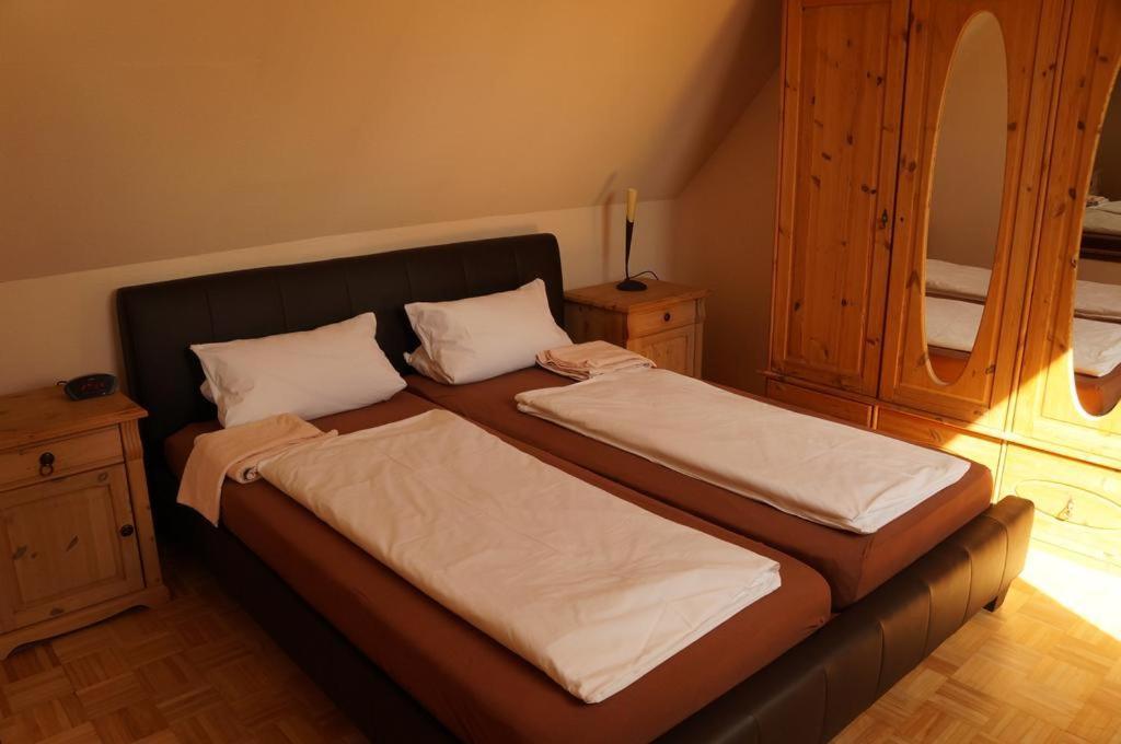 Nibelungen - Ferienwohnungen - Worms - Apartments ภายนอก รูปภาพ